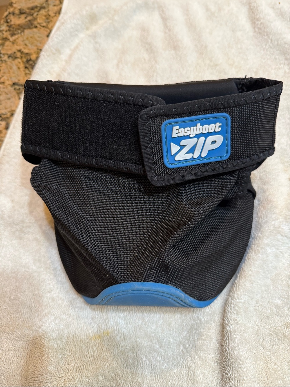 Easyboot ZIP Black and Blue Hoof Boot size 4 horse size